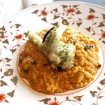 スカイレストラン634 - モリーニ茸とポルチーニ茸のトマトリゾット　桜衣の春野菜のフリット添え
      