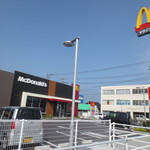 マクドナルド - 看板とお店