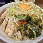 ラーメン二郎 - 小ぶた（1,120円）＋ネギ（150円）＋ニラキムチ（120円）＋汁なし（120円）、ニンニクコール