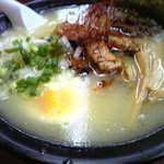 濃厚豚骨トクラーメン（800円）