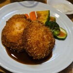 キッチン ブルー グローブ - 反対縄から、黄金色のカツレツは大きめ