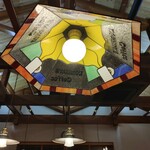 コメダ珈琲店 - 今回は特別なランプカバーの下の席に着けました。嬉しいです。