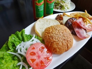 カフェグリーブ - Lunch Set(アメリカン・W・バーガー)