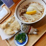 時とまるudon - 薬味ついてくる