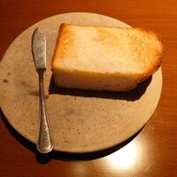 ビストロ・エピ - パン