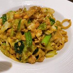 テッテッユァ2 アジアレストラン - 鶏肉ミャンマー焼きそば