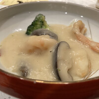 中国料理 桃林 - 殻付き大海老とキノコのクリーム煮