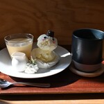 CAFE木と本 - ぷりんスノーマンプレート、コーヒー