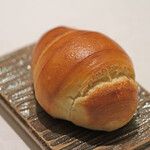 ＴＳＵＫＩＭＩＳＯ - ランチコース 3500円 のロールパン