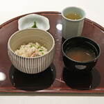 ＴＳＵＫＩＭＩＳＯ - ランチコース 3500円 の真鯛のご飯、味噌汁、香の物、ほうじ茶