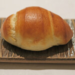 ＴＳＵＫＩＭＩＳＯ - ランチコース 3500円 のロールパン