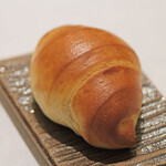 ＴＳＵＫＩＭＩＳＯ - ランチコース 3500円 のロールパン