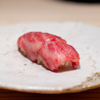 肉割烹 上 - 漬け握り リブマキ　あたり葱　辛子