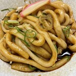 まるはま - 伊勢うどん 麺下に溜まったタレと混ぜたところ。おぉ、聞きしに勝るフワフワ麺！そしてタレが秀逸だなぁ！たまり醬油ベースで甘さや酸味もうっすら感じる。こりゃ好きだ！