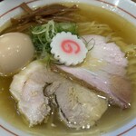 ひさまつ軒 - 塩ラーメン。味玉トッピング。こちらは夫のを味見させてもらいました。
