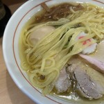 ひさまつ軒 - 黄色いツヤツヤちゅるちゅる、やや柔らかめの麺