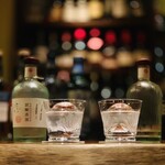 バー・ストランド - ② 五島ジン（現行モデルと試作蒸留）の飲み比べ：ロック