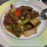 龍天楼 - 牛肉と野菜のオイスターソース炒め　２３８０円
