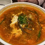 焼肉ホルモン酒場 陽真 - ユッケジャン辛いスープ美味しいです