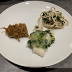 龍天楼 - 前菜取り分けの図