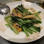 龍天楼 - （ファミリーコース）ヤリイカと青野菜の炒め（ガーリック風味）