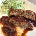 お食事処。ひまわり - ハンバーグ断面