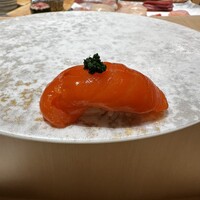 銀座 鮨 魯久 - 北海道天然サーモン