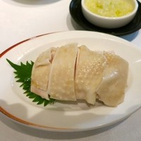 龍天門 - 蒸し鶏のネギだれソース(2100円)