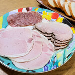 ケーファ― - 料理写真:ダブルホワイトハム、ペッパーシンケン、サラミ ミラノ