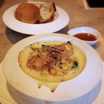 メトロカフェ カラト - 海老と鮮魚のグラタン仕立て(1,980円)
パンカラトのパンセット(+550円)