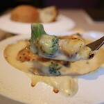 メトロカフェ カラト - 海老と鮮魚のグラタン仕立て(1,980円)
パンカラトのパンセット(+550円)