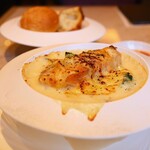 メトロカフェ カラト - 海老と鮮魚のグラタン仕立て(1,980円)
パンカラトのパンセット(+550円)