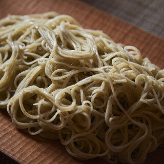 "Thoroughly Managing the Entire Process from Buckwheat Preservation to Milling, All by Oneself"
