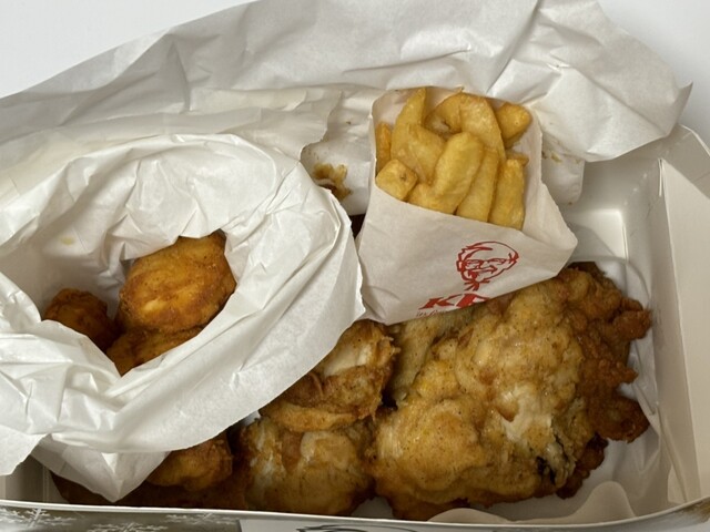 ケンタッキーフライドチキン 弘前城東店 - 運動公園前（ハンバーガー）の写真