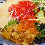 弘明寺丿貫 - カジカ卵とすじこ