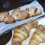 ベーカリー 南 - 「エピ」２３０円　　「クロワッサン」２１０円