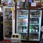 藤田酒店 - 酒の並ぶ冷蔵庫