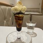 資生堂パーラー - チョコレートパフェ１３８０円。チョコソースたっぷりで大満足です！