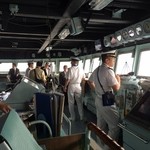 百菜 - その後掃海母艦の「うらが」に乗船させていただき海上慰霊祭の為に博多湾をクルーズです。
            