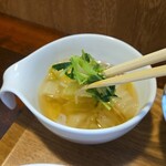 キッチン ブルー グローブ - 具沢山なスープ