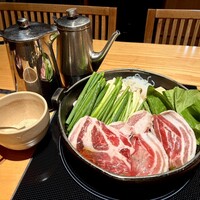 華蓮  大阪心斎橋店 - 鹿児島黒豚すき焼き