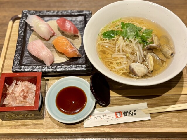 Ganko Hankyu Higashitori Ten