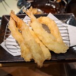 天ぷらとワイン 小島 - 海老天(5尾)。