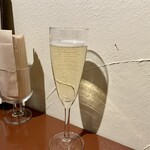 Dish&Wine CRIB - スパークリングワインスタート
