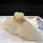たつみ寿司 岩田屋店 - “ヒラメ縁側”。シコシコプリプリ。トッピングは、大根おろしと唐墨⁈間違ってたらすみません。寿司醤油不要。