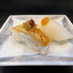 たつみ寿司 岩田屋店 - どちらもトッピングが乗っていてそのままいただきます。コレが美味い！