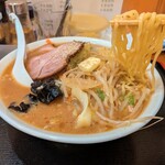 六綵亭 - みそバターチャーシュー 950円