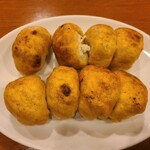 ホワイト餃子 - 定食の焼き餃子は8個