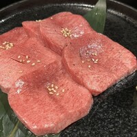 神戸牛 日本橋イタダキ - 特上タン元