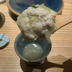 Toritaka - つくねと蕪の温かい出汁、スプーン上げ